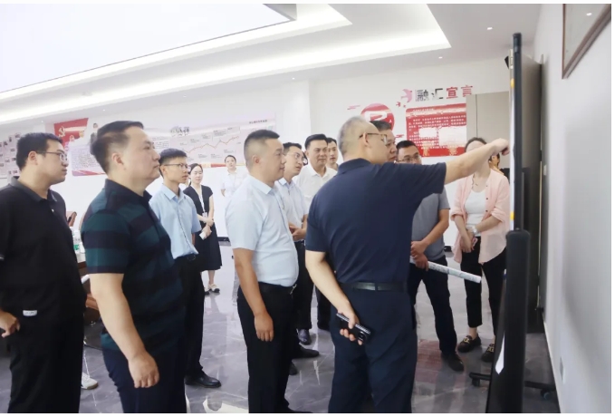 自貢市領(lǐng)導(dǎo)蒞臨融匯公司調(diào)研：共筑建筑產(chǎn)業(yè)總部經(jīng)濟(jì)區(qū)新篇章！
